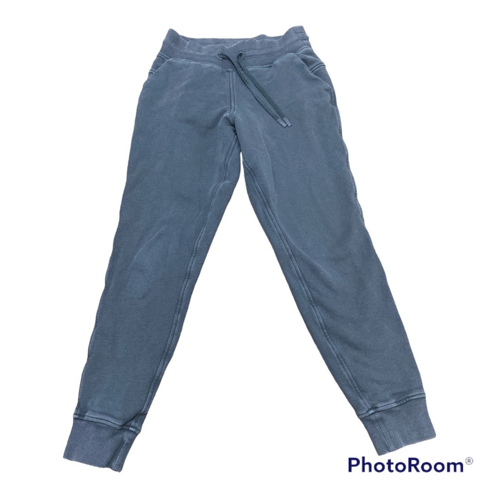 Lululemon sweatpants size 4
